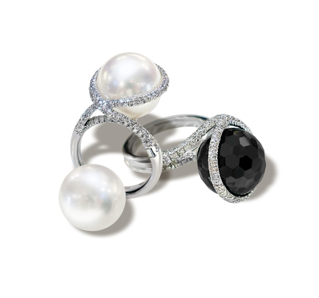 MASTERPIECE RING DIAMOND SUSPENDED