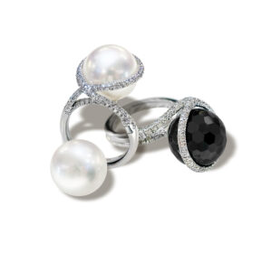 MASTERPIECE RING DIAMOND SUSPENDED